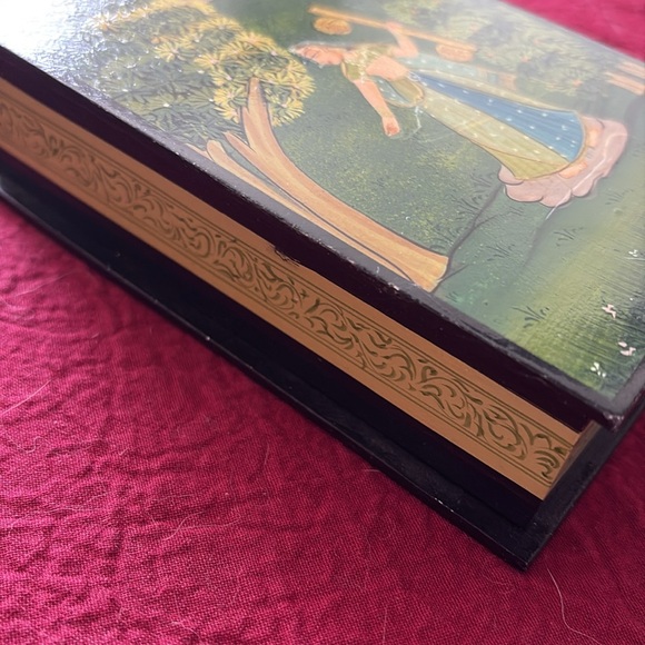 Crate&Barrel Brass Napkin Rings (set of 4) - Picture 11 of 13